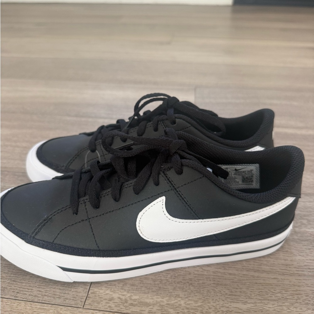 Nike YOUTH 5 Black and White Sneakers - Picture 2 of 5
